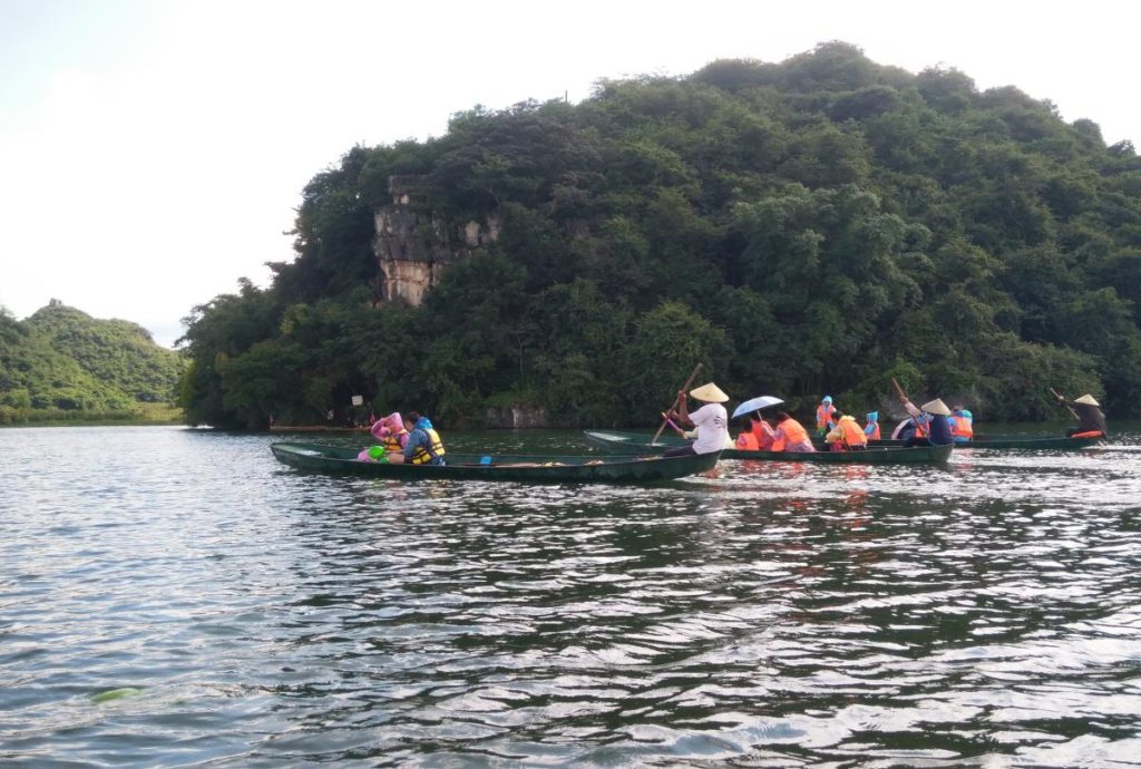 圖1 普者黑湖光山色