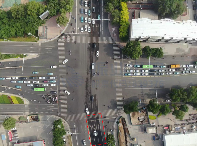 圖8 早高峰交通量小，拓寬車道會造成浪費