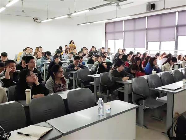  圖2  西華大學師生