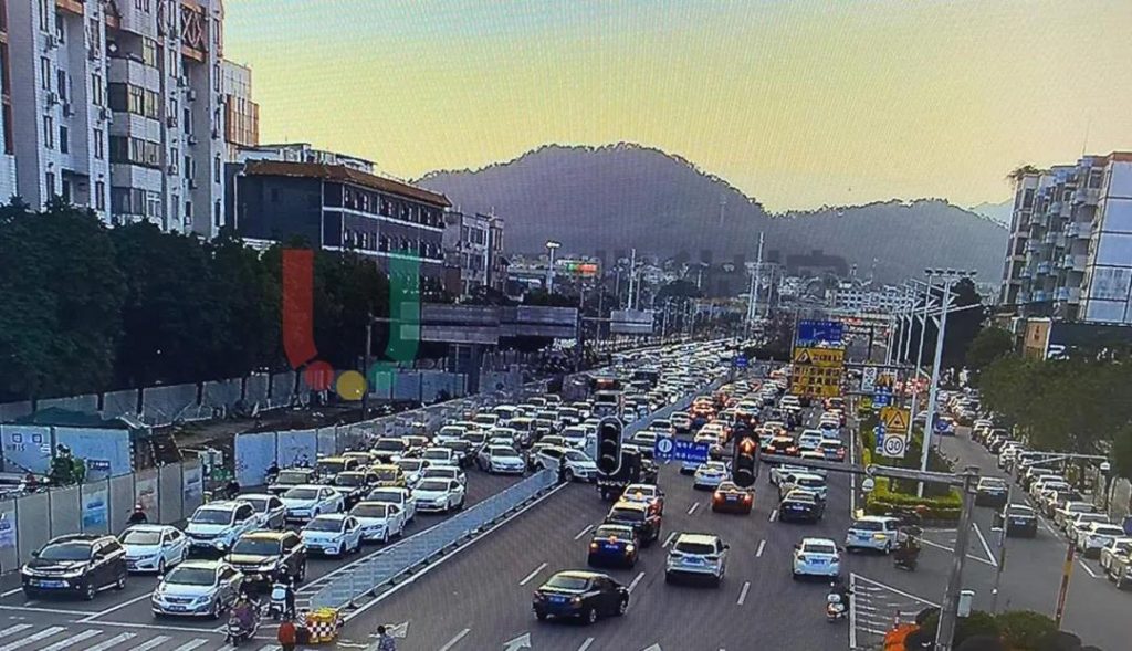 圖17 高峰期西進(jìn)口排隊(duì)情況