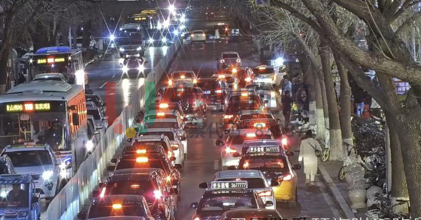 圖4 高峰時(shí)期南出口行車緩慢