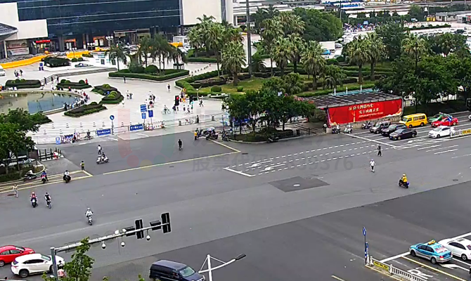 圖8 西進口新增左轉待轉區(qū)