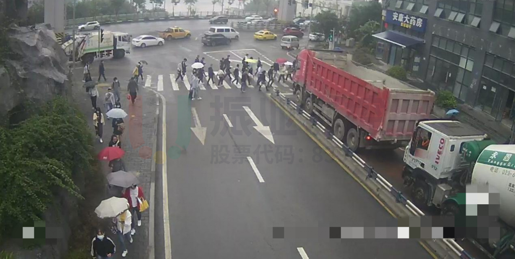 圖12 西進口優(yōu)化后人行過街圖