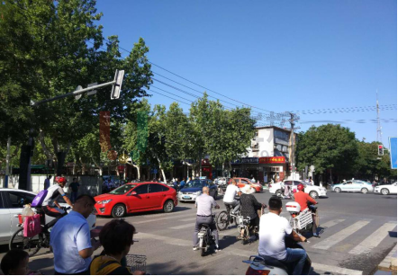 圖5 非機(jī)動(dòng)車(chē)提前進(jìn)入路口