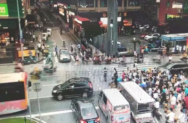 圖片1 廣州大道北-一五七醫(yī)院路口優(yōu)化前