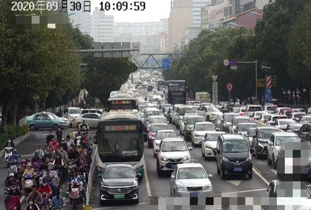 圖6 路口高峰時段擁堵情況圖